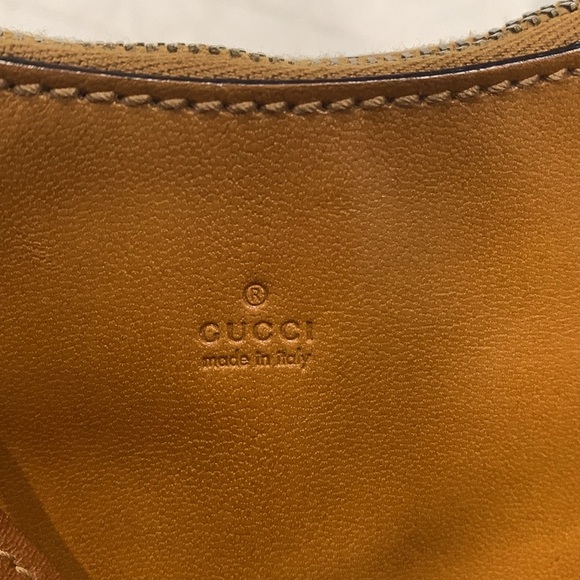 Authentic Vintage Gucci leather crescent hobo shoulder bag - Picture 2 of 12